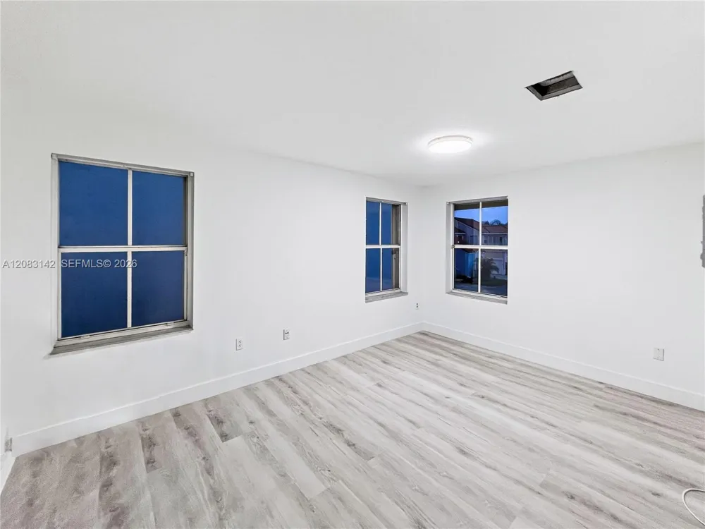 3215 36th Ave Hollywood, FL 33021