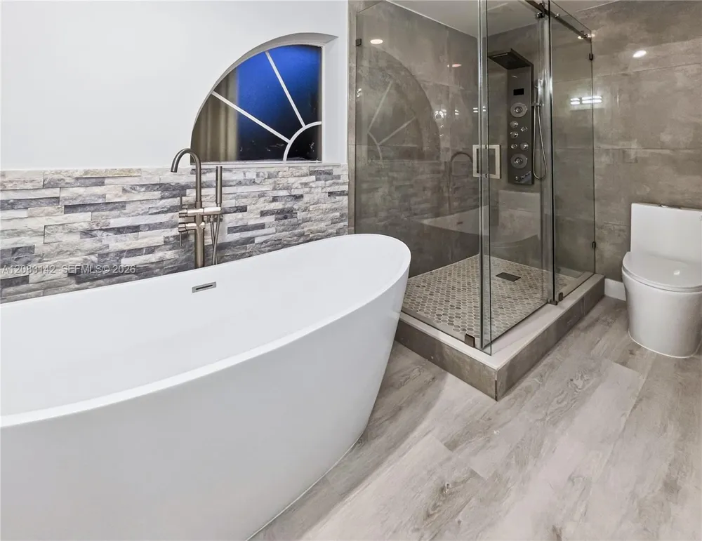 3215 36th Ave Hollywood, FL 33021