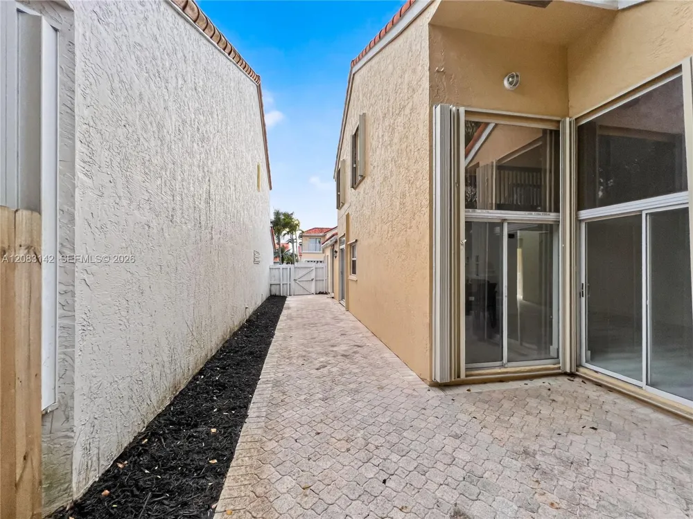 3215 36th Ave Hollywood, FL 33021