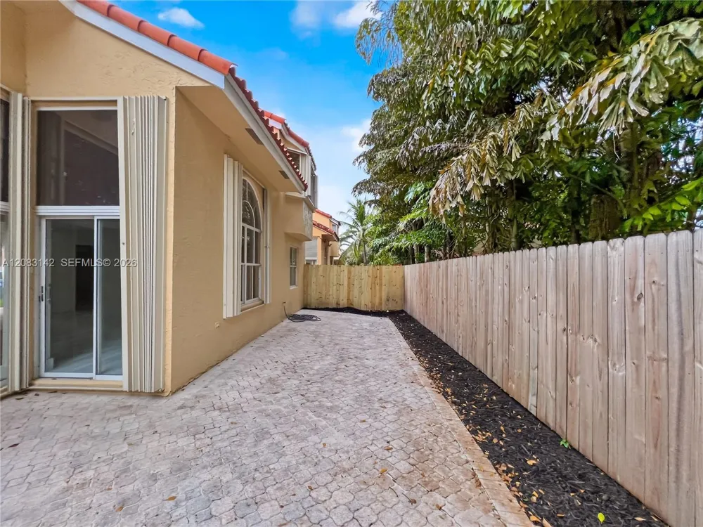 3215 36th Ave Hollywood, FL 33021