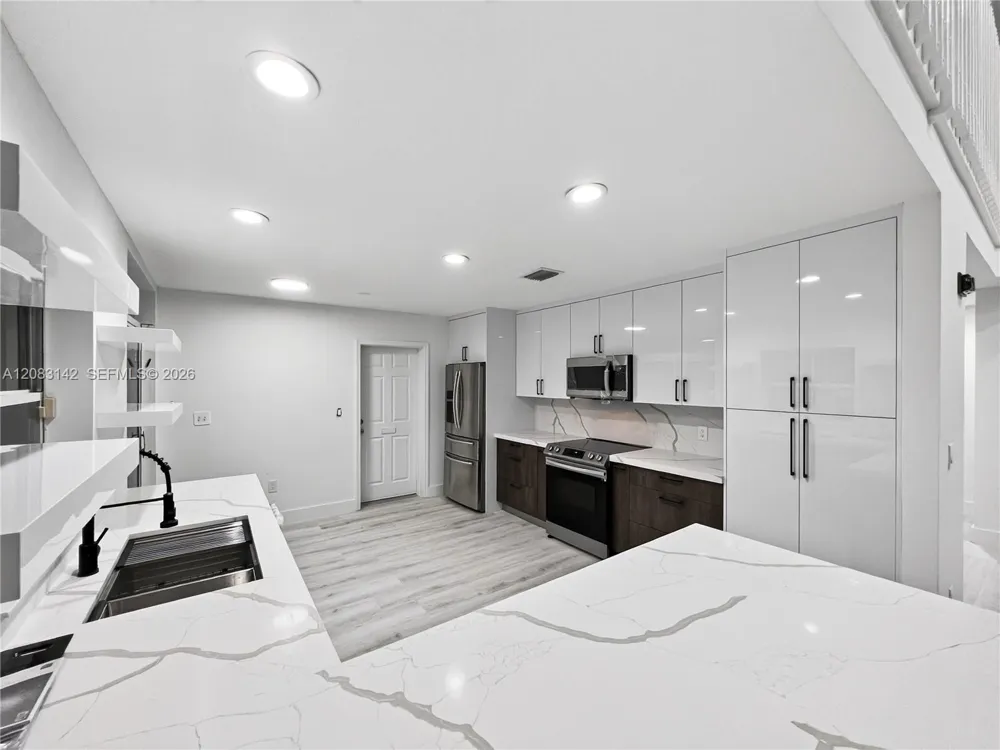 3215 36th Ave Hollywood, FL 33021