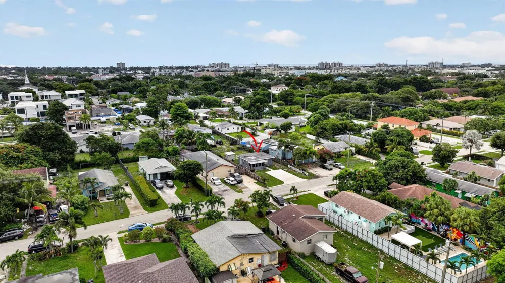 323 NW 4TH AVENUE Delray Beach, FL 33444