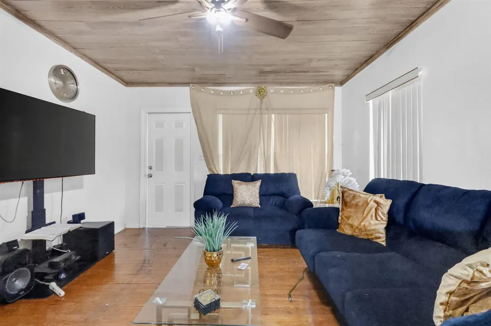 323 NW 4TH AVENUE Delray Beach, FL 33444