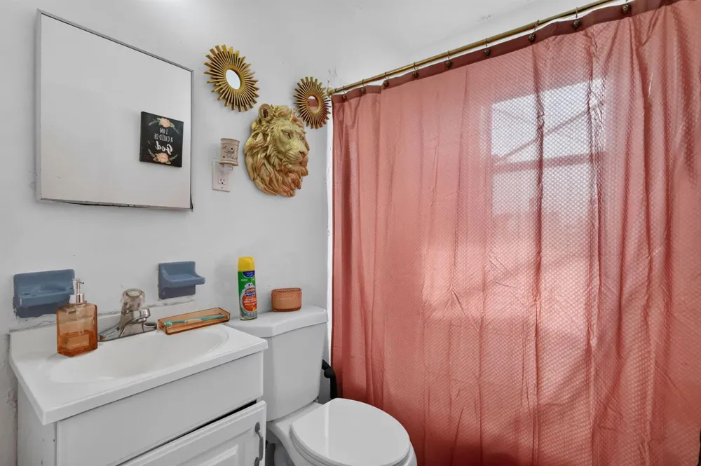 323 NW 4TH AVENUE Delray Beach, FL 33444