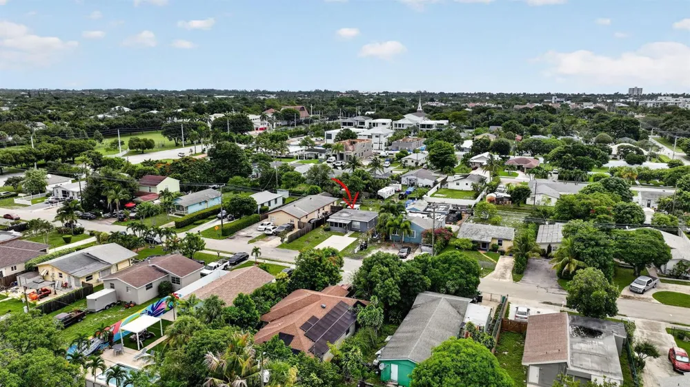 323 NW 4TH AVENUE Delray Beach, FL 33444