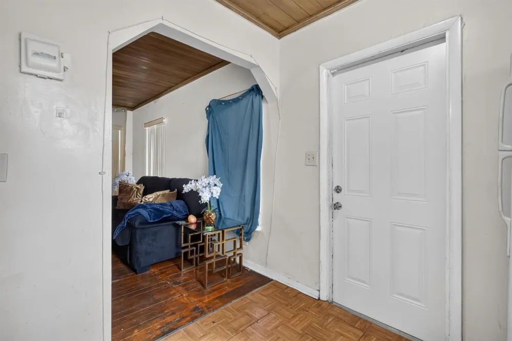 323 NW 4TH AVENUE Delray Beach, FL 33444