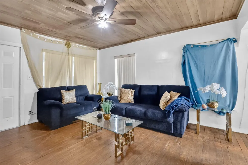 323 NW 4TH AVENUE Delray Beach, FL 33444