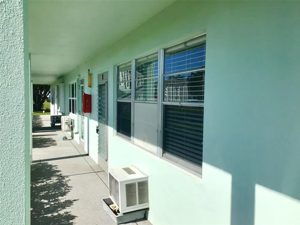 7 Oakridge B #7 Deerfield Beach, FL 33442