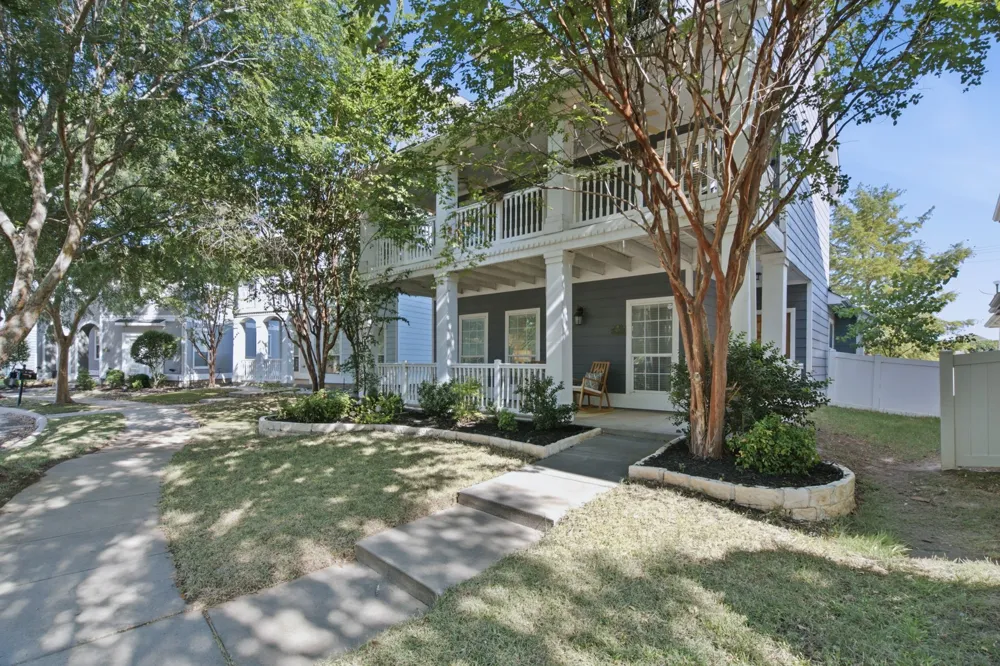 909 Charleston Lane Savannah, TX 76227