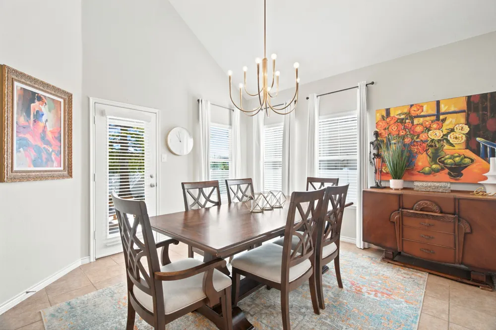 909 Charleston Lane Savannah, TX 76227