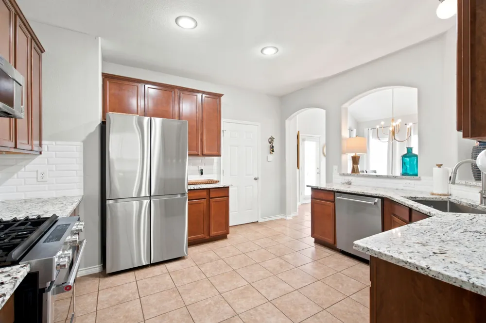 909 Charleston Lane Savannah, TX 76227