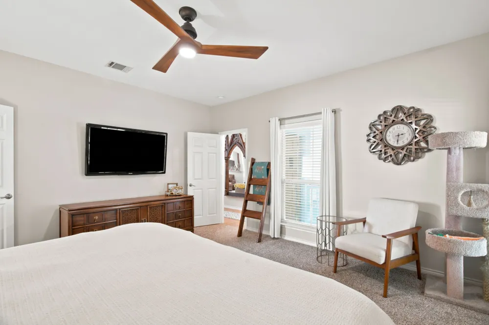909 Charleston Lane Savannah, TX 76227