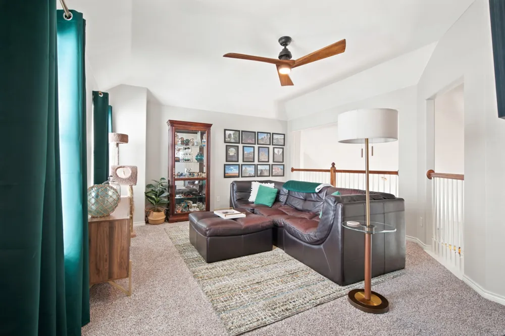 909 Charleston Lane Savannah, TX 76227