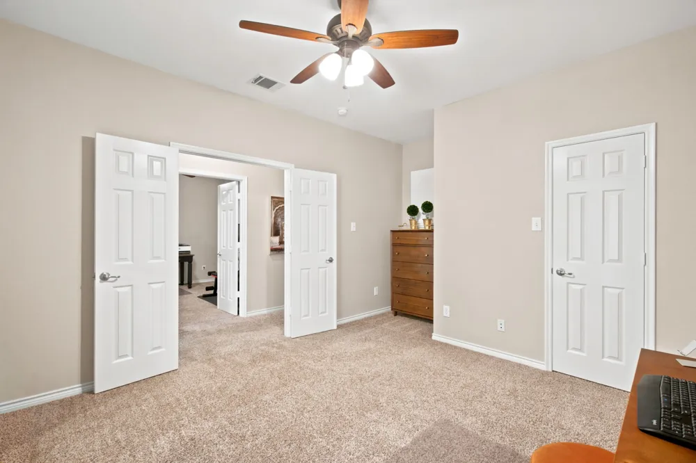 909 Charleston Lane Savannah, TX 76227