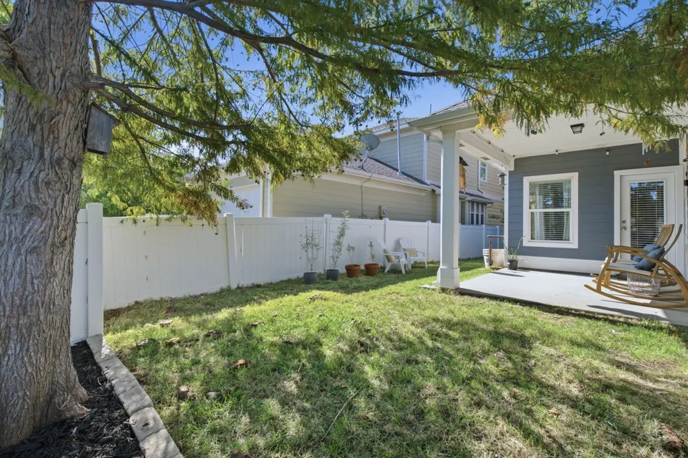 909 Charleston Lane Savannah, TX 76227