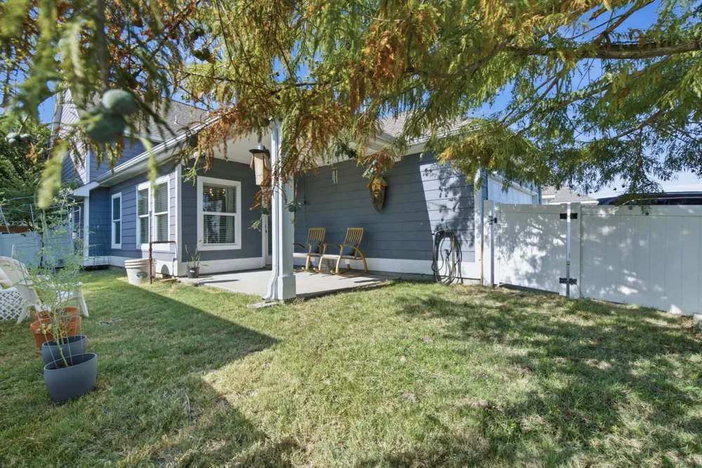 909 Charleston Lane Savannah, TX 76227