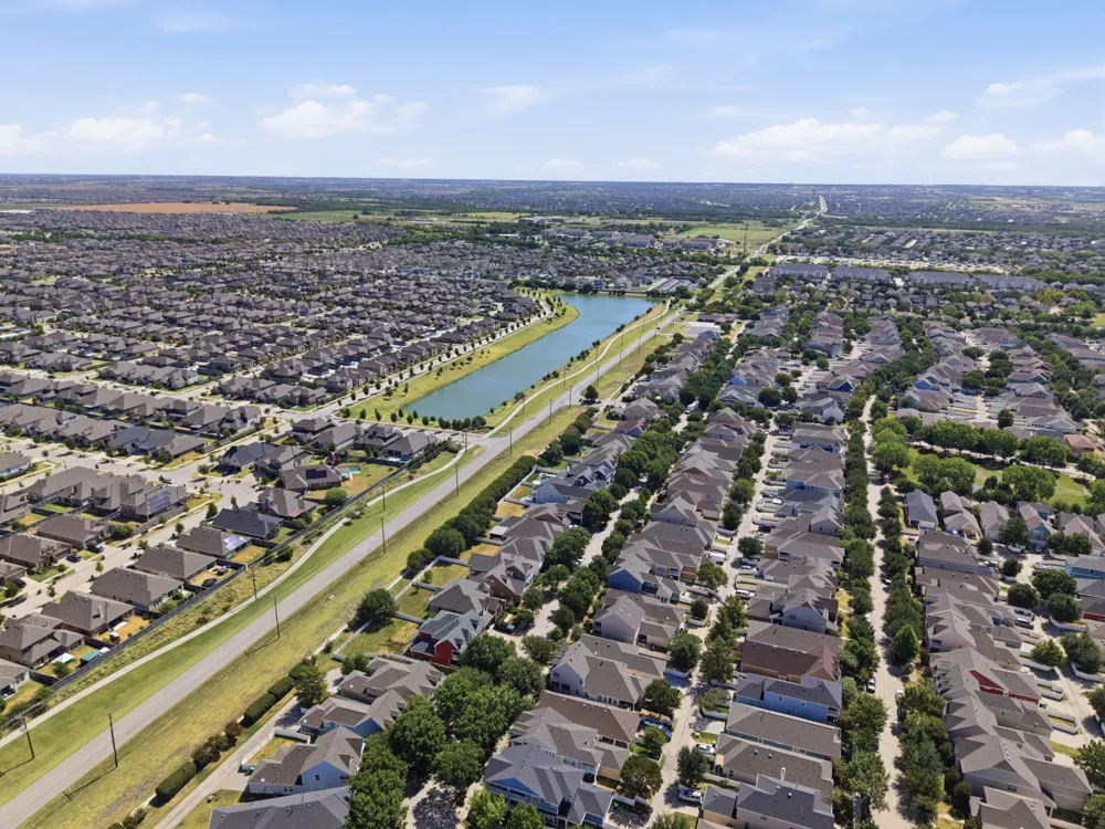 909 Charleston Lane Savannah, TX 76227
