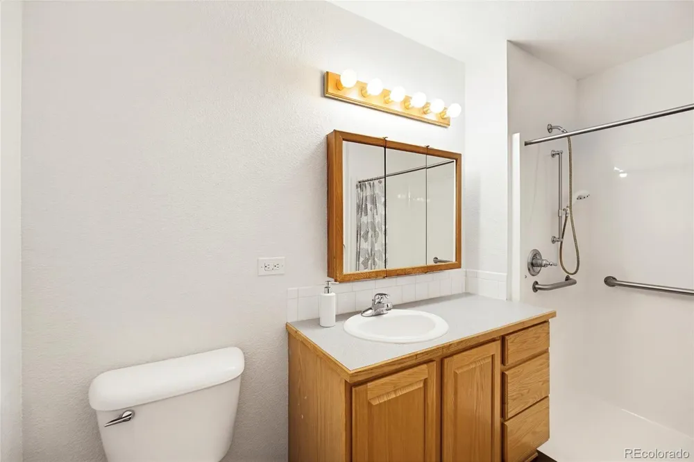 2247 S Iola Street Aurora, CO 80014