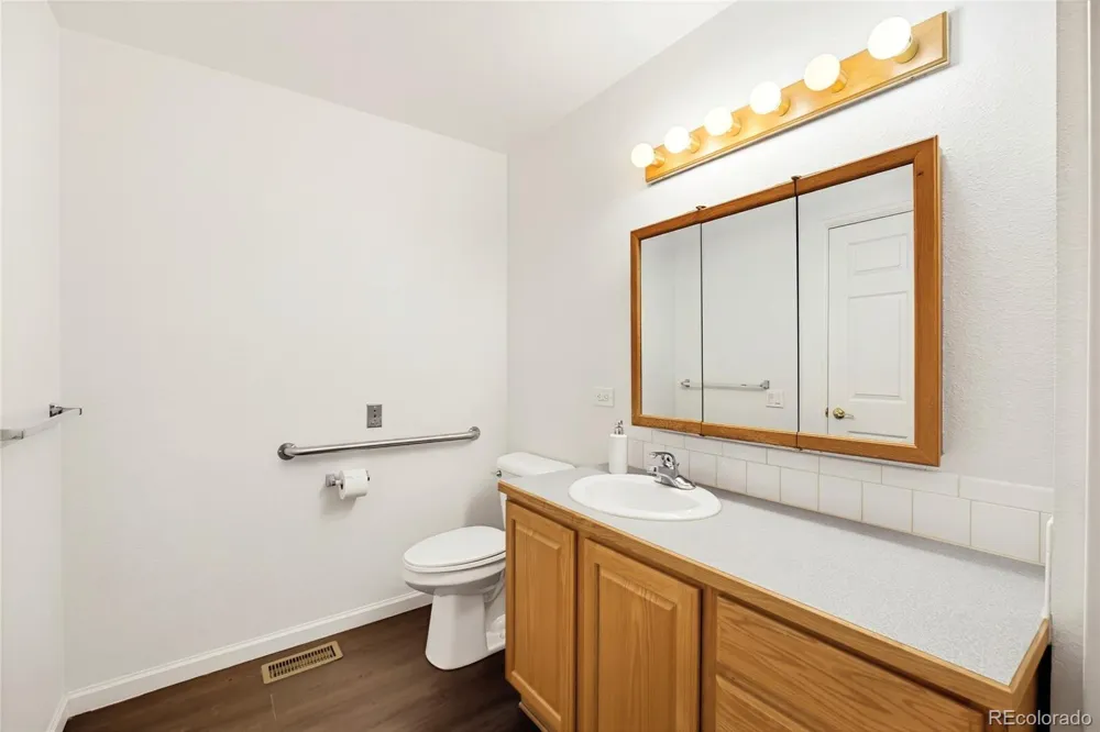 2247 S Iola Street Aurora, CO 80014