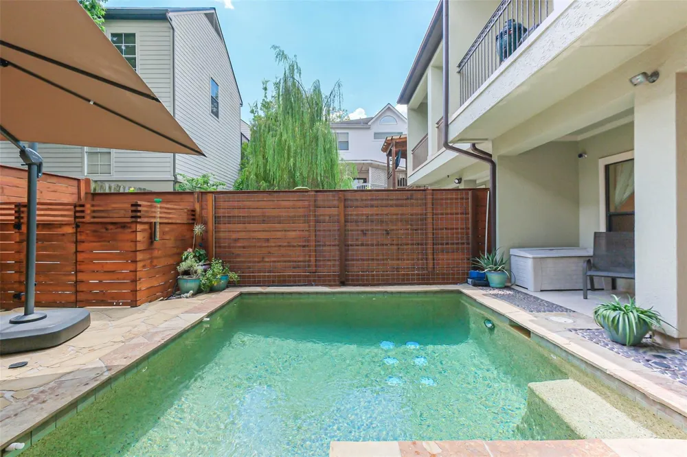 5217 Rose Street #A Houston, TX 77007