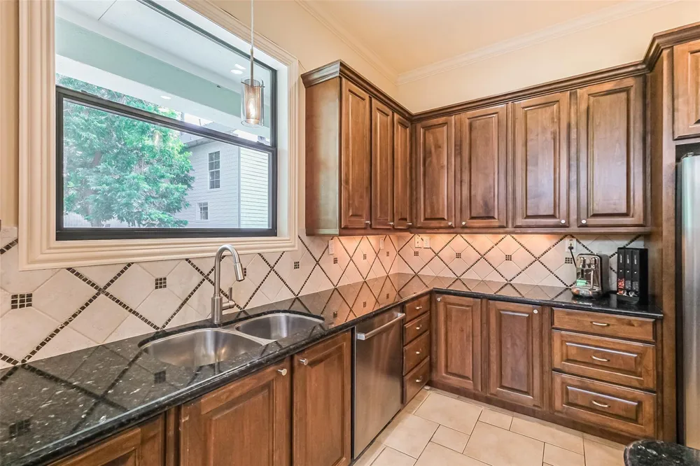 5217 Rose Street #A Houston, TX 77007