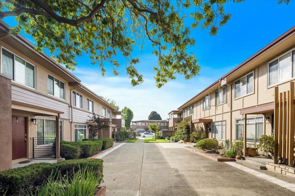 1525 Day Avenue #D San Mateo, CA 94403