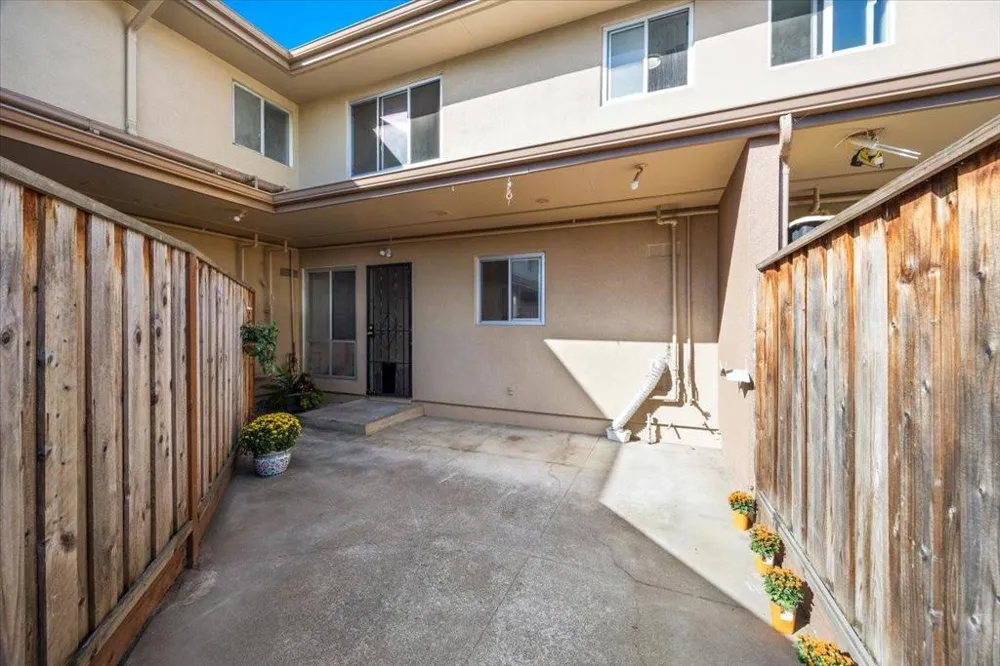 1525 Day Avenue #D San Mateo, CA 94403