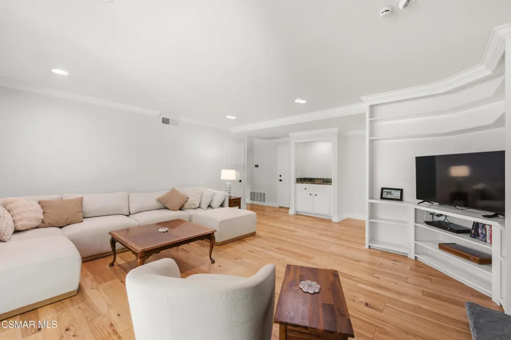 31957 Doverwood Court Westlake Village, CA 91361