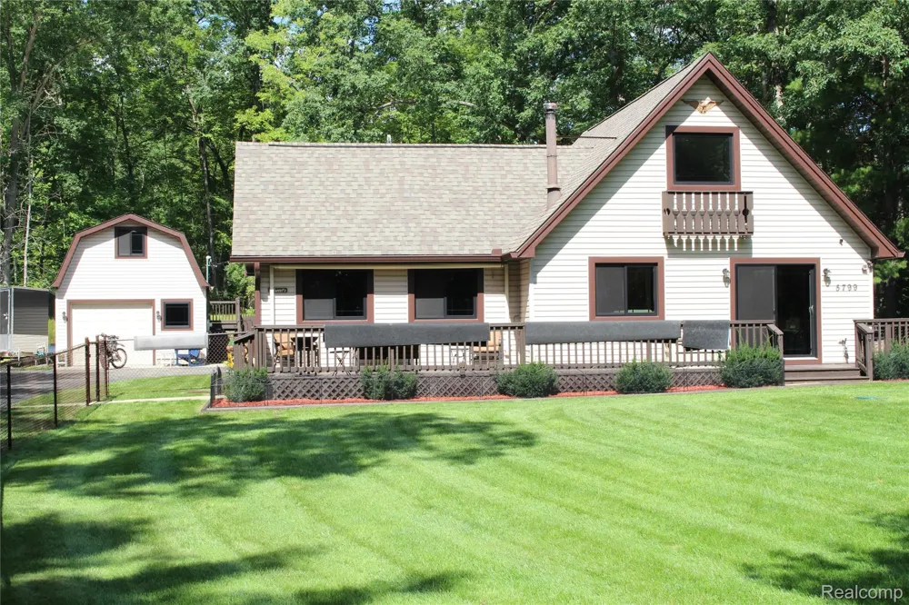 5799 Goodar Road Goodar Township, MI 48761