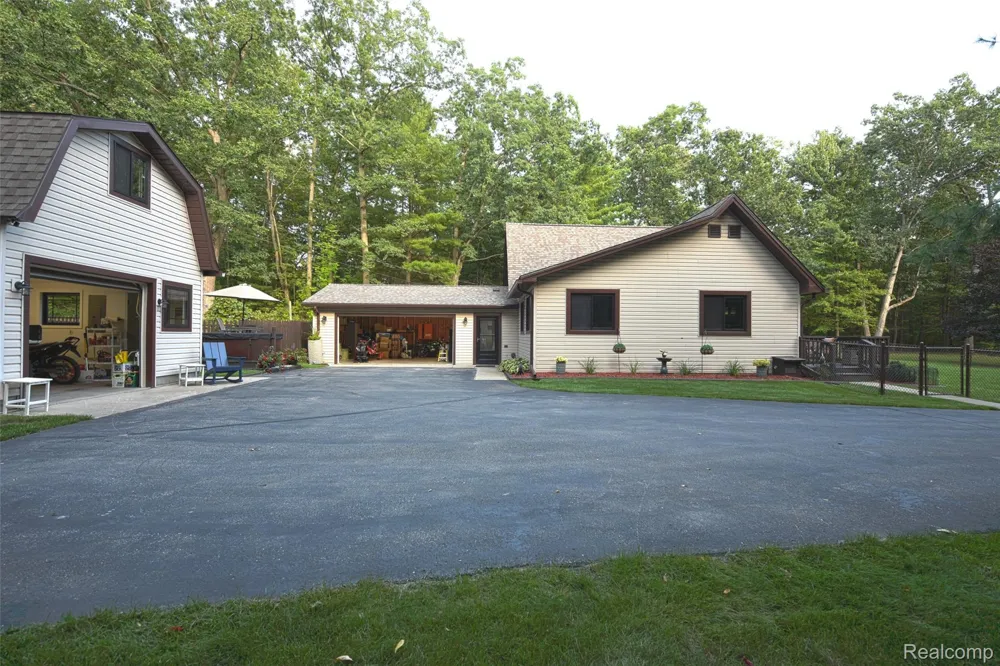 5799 Goodar Road Goodar Township, MI 48761
