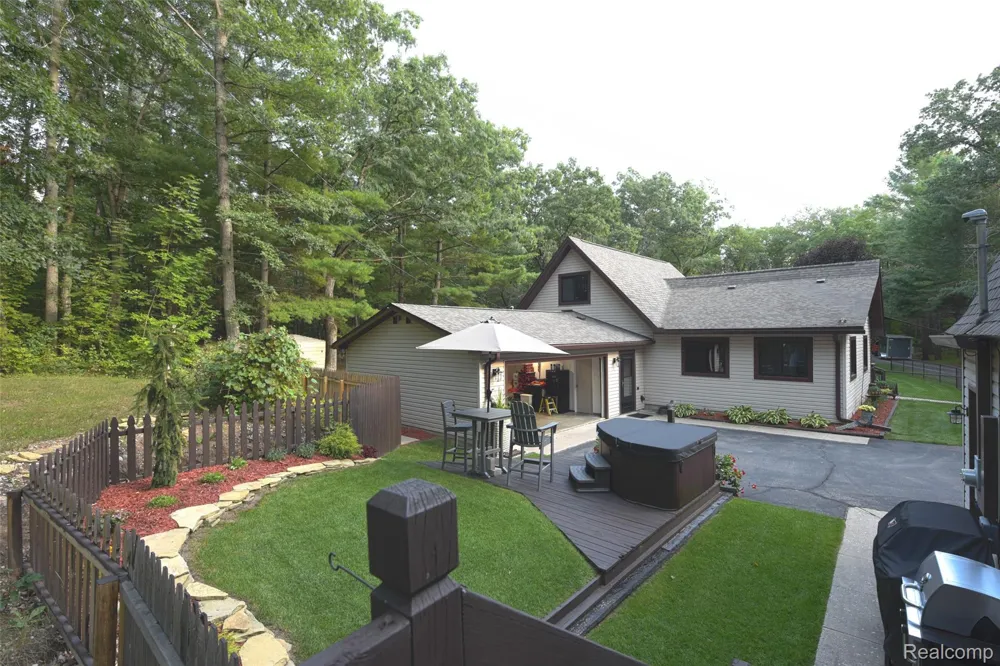 5799 Goodar Road Goodar Township, MI 48761