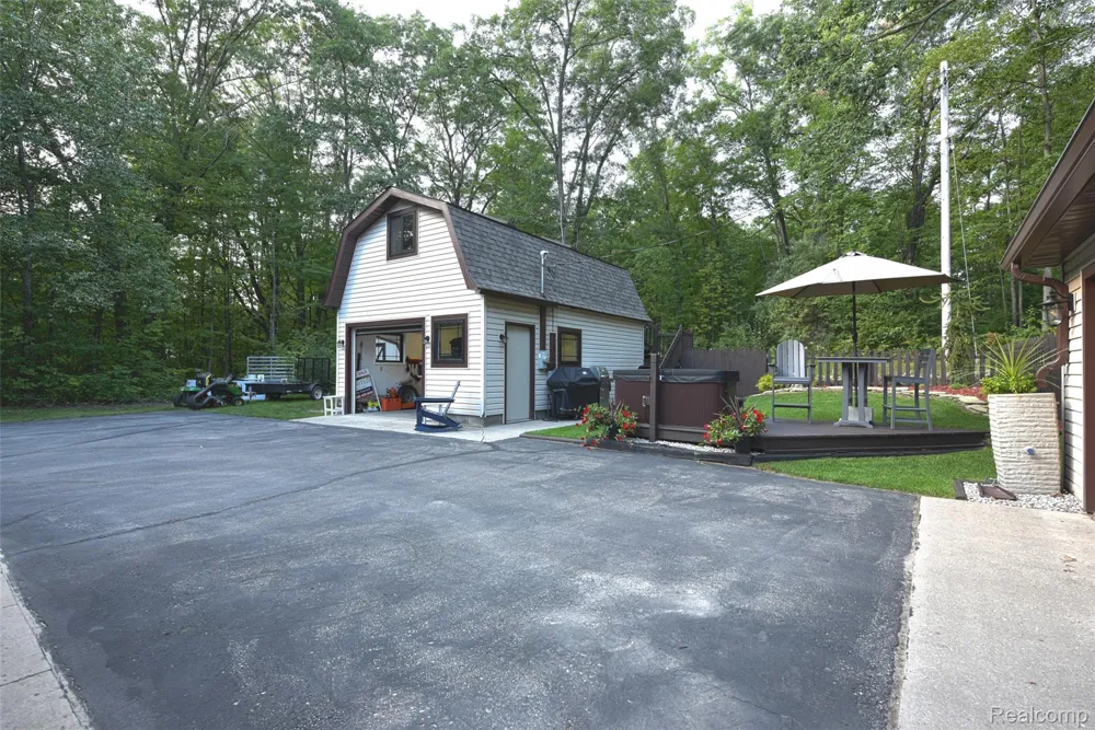 5799 Goodar Road Goodar Township, MI 48761