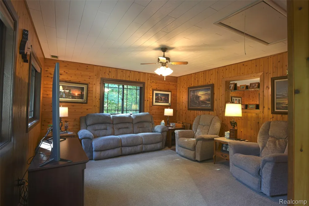 5799 Goodar Road Goodar Township, MI 48761
