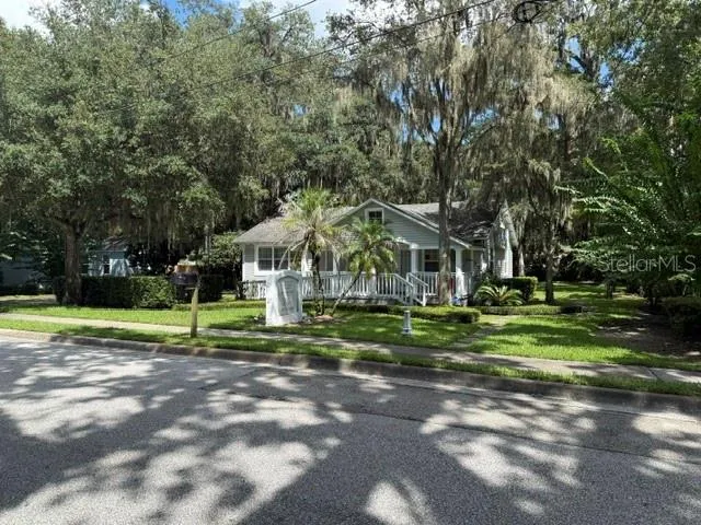 227 S HIGHLAND AVENUE ##B Apopka, FL 32703