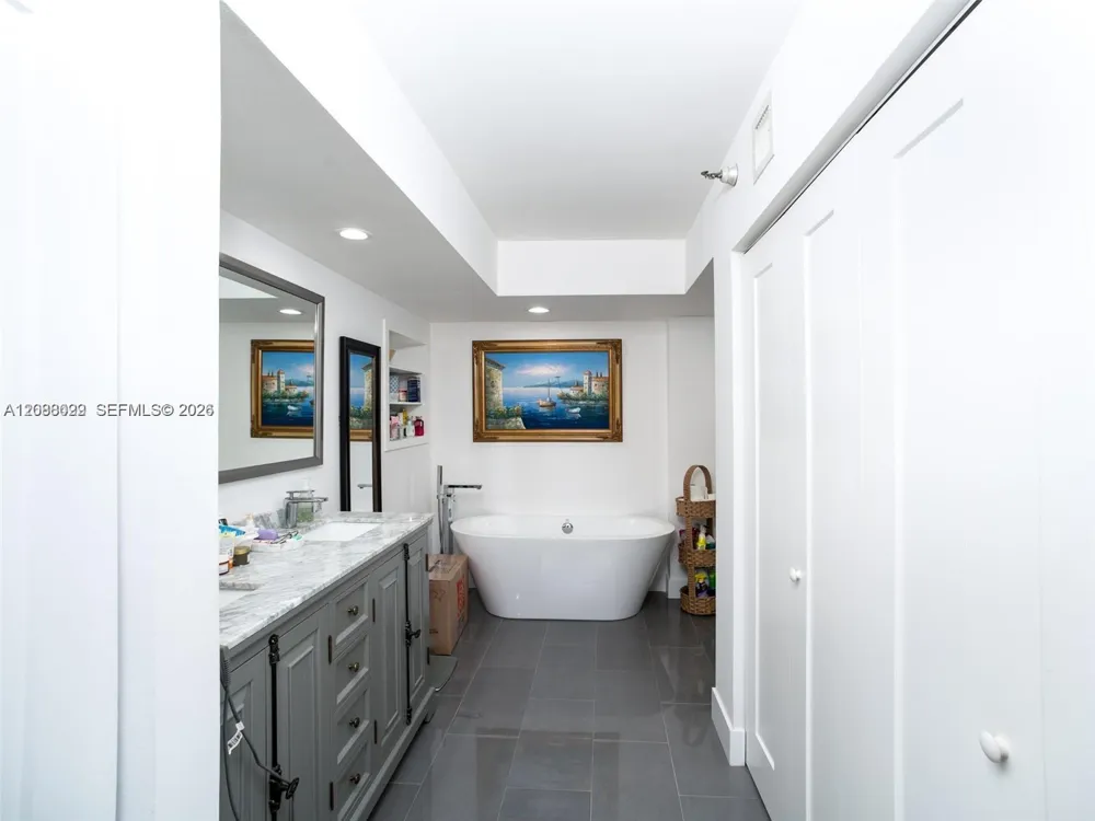 3500 Mystic Pointe Dr #1607 Aventura, FL 33180