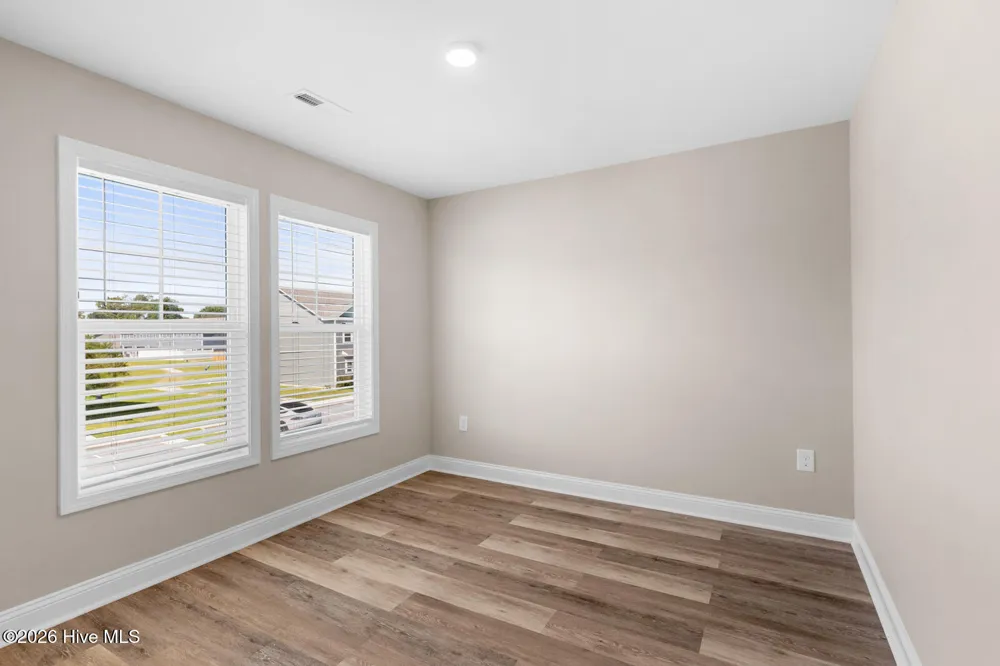 608 Jacks Crossing Drive Hubert, NC 28539