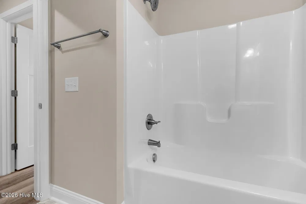 608 Jacks Crossing Drive Hubert, NC 28539