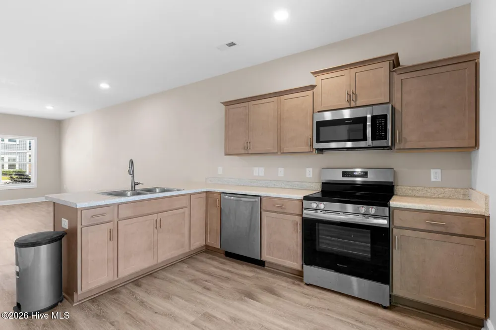 608 Jacks Crossing Drive Hubert, NC 28539