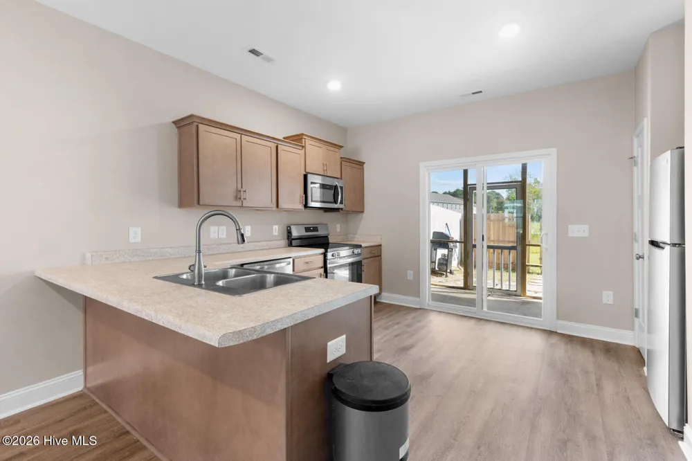 608 Jacks Crossing Drive Hubert, NC 28539