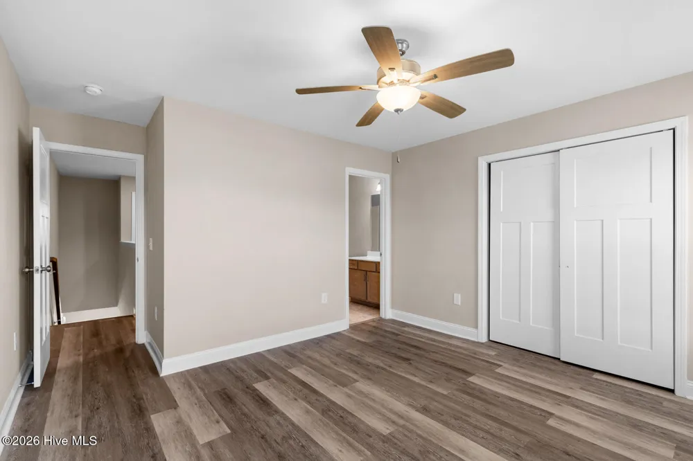 608 Jacks Crossing Drive Hubert, NC 28539