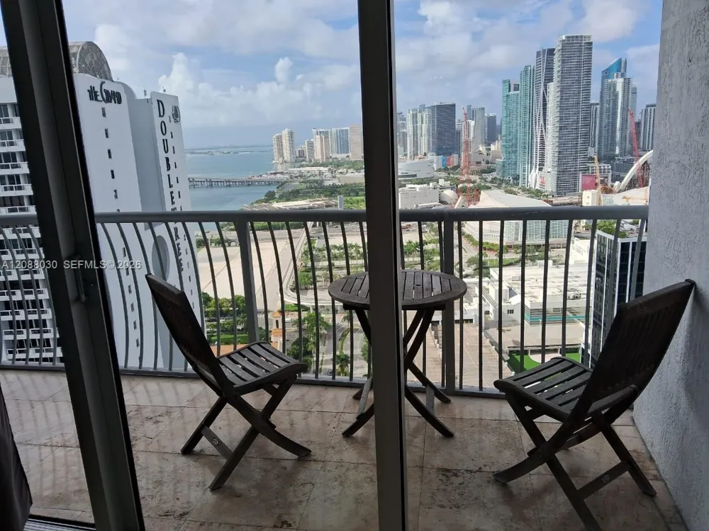 1750 Bayshore Dr #3710 Miami, FL 33132