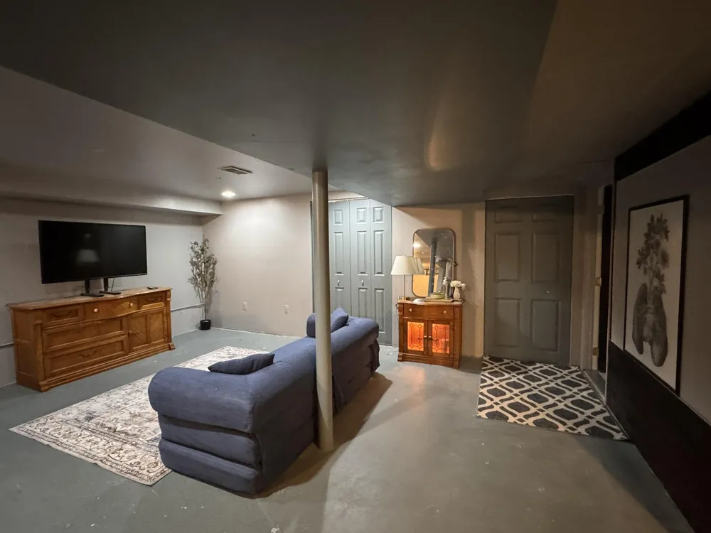 3136 Jarvis Avenue Warren, MI 48091