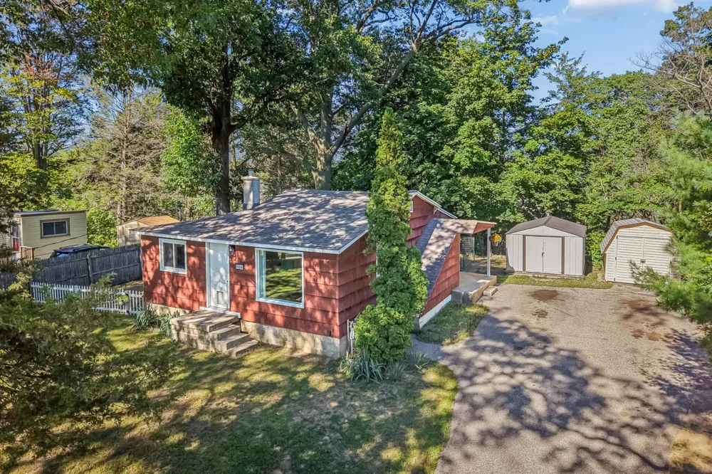16849 Highland Avenue Ferrysburg City, MI 49456