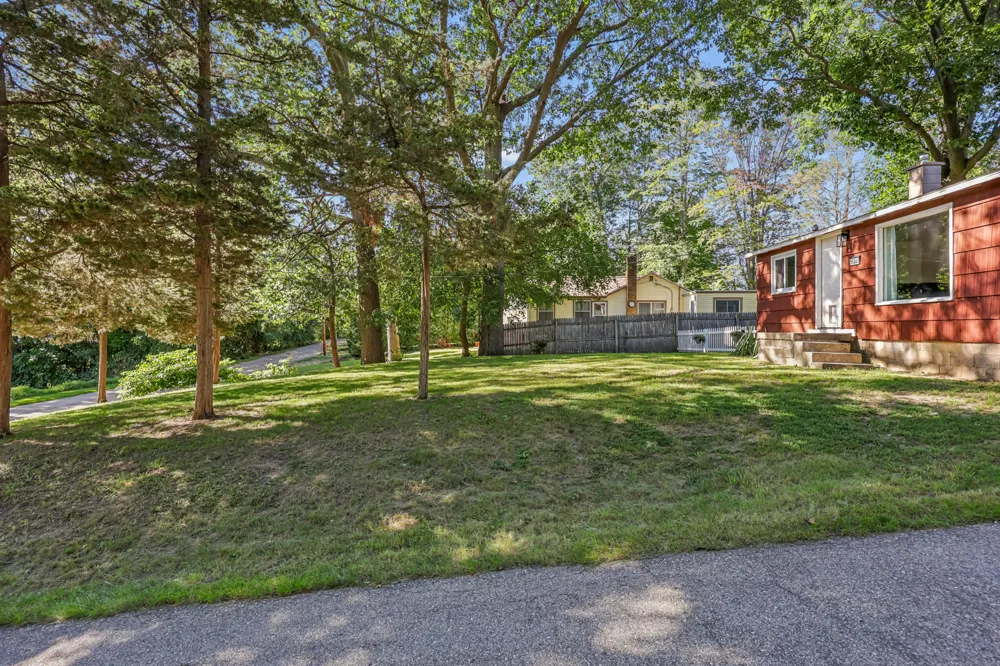 16849 Highland Avenue Ferrysburg City, MI 49456