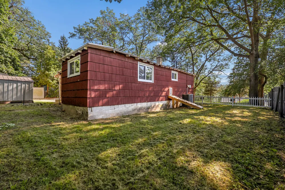 16849 Highland Avenue Ferrysburg City, MI 49456