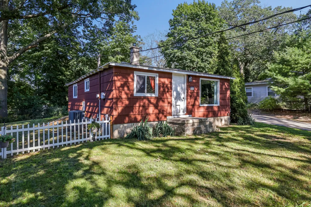 16849 Highland Avenue Ferrysburg City, MI 49456