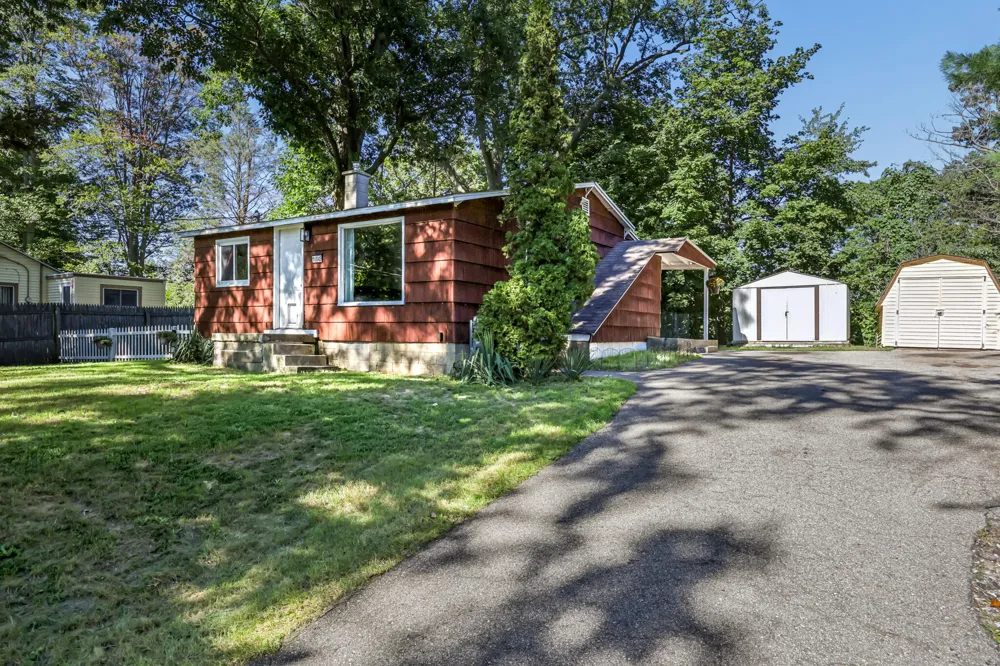 16849 Highland Avenue Ferrysburg City, MI 49456