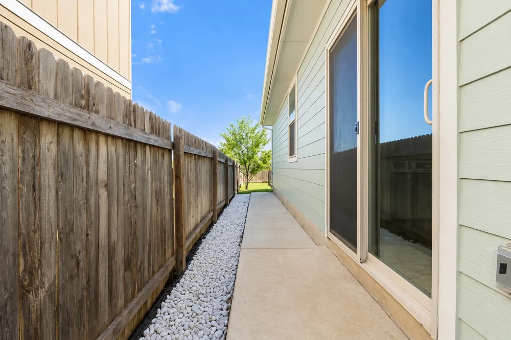 121 Guemal Road Buda, TX 78610