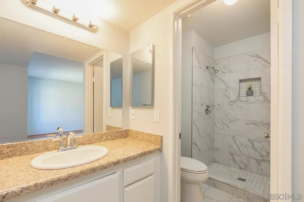3286 Caminito Eastbluff #114 La Jolla, CA 92037