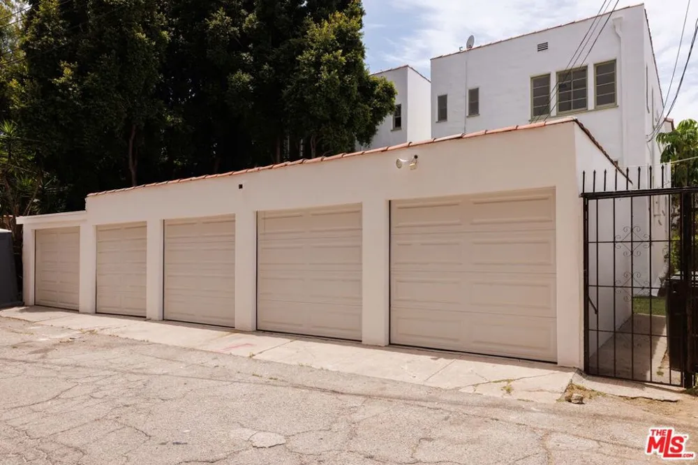 1226 Smithwood Drive #4 Los Angeles, CA 90035